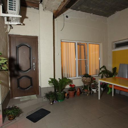 Guest House Esma Sukhumi Exterior photo