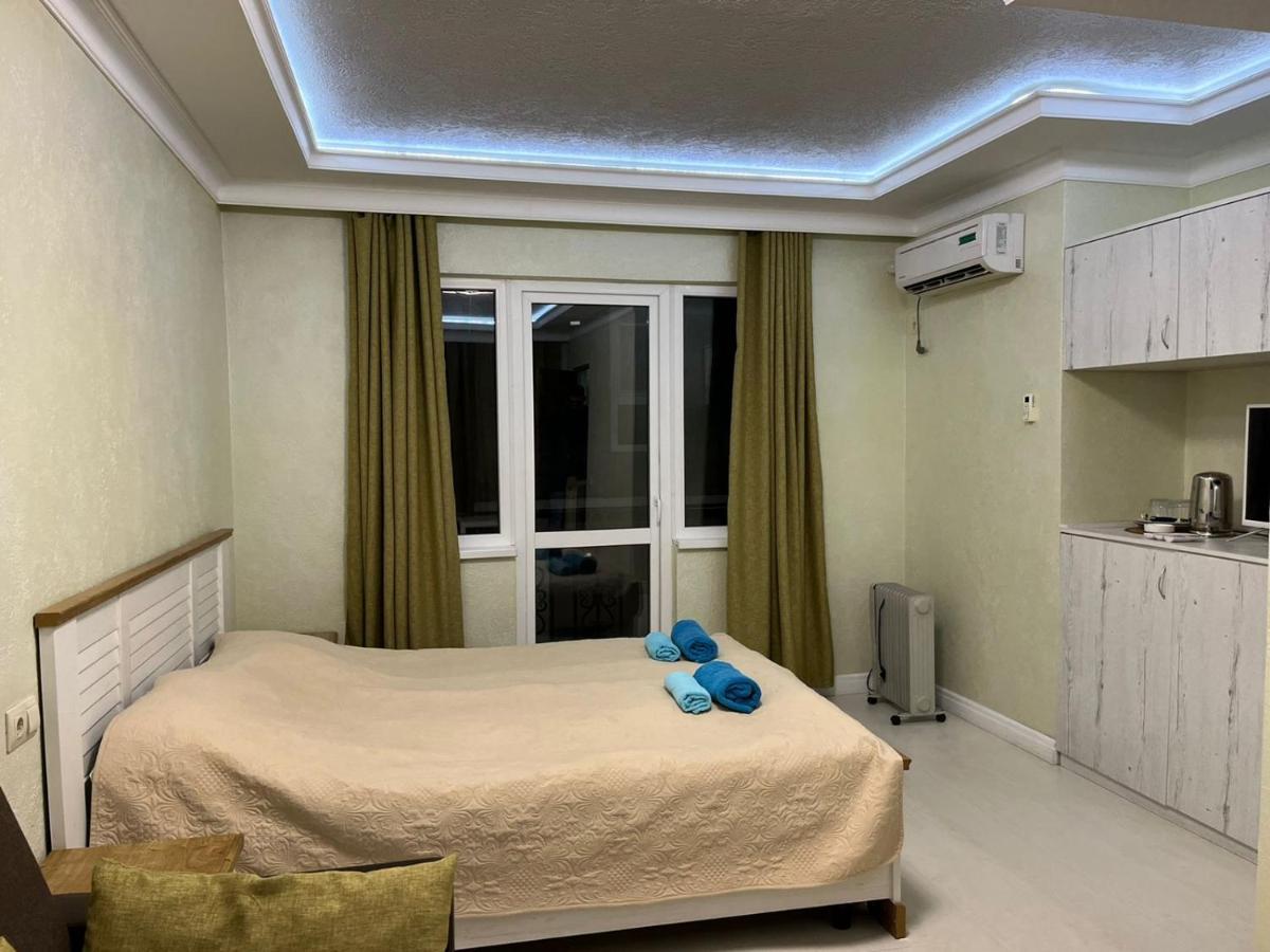 Guest House Esma Sukhumi Exterior photo