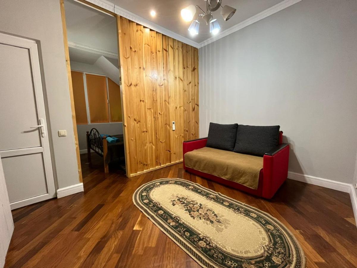 Guest House Esma Sukhumi Exterior photo