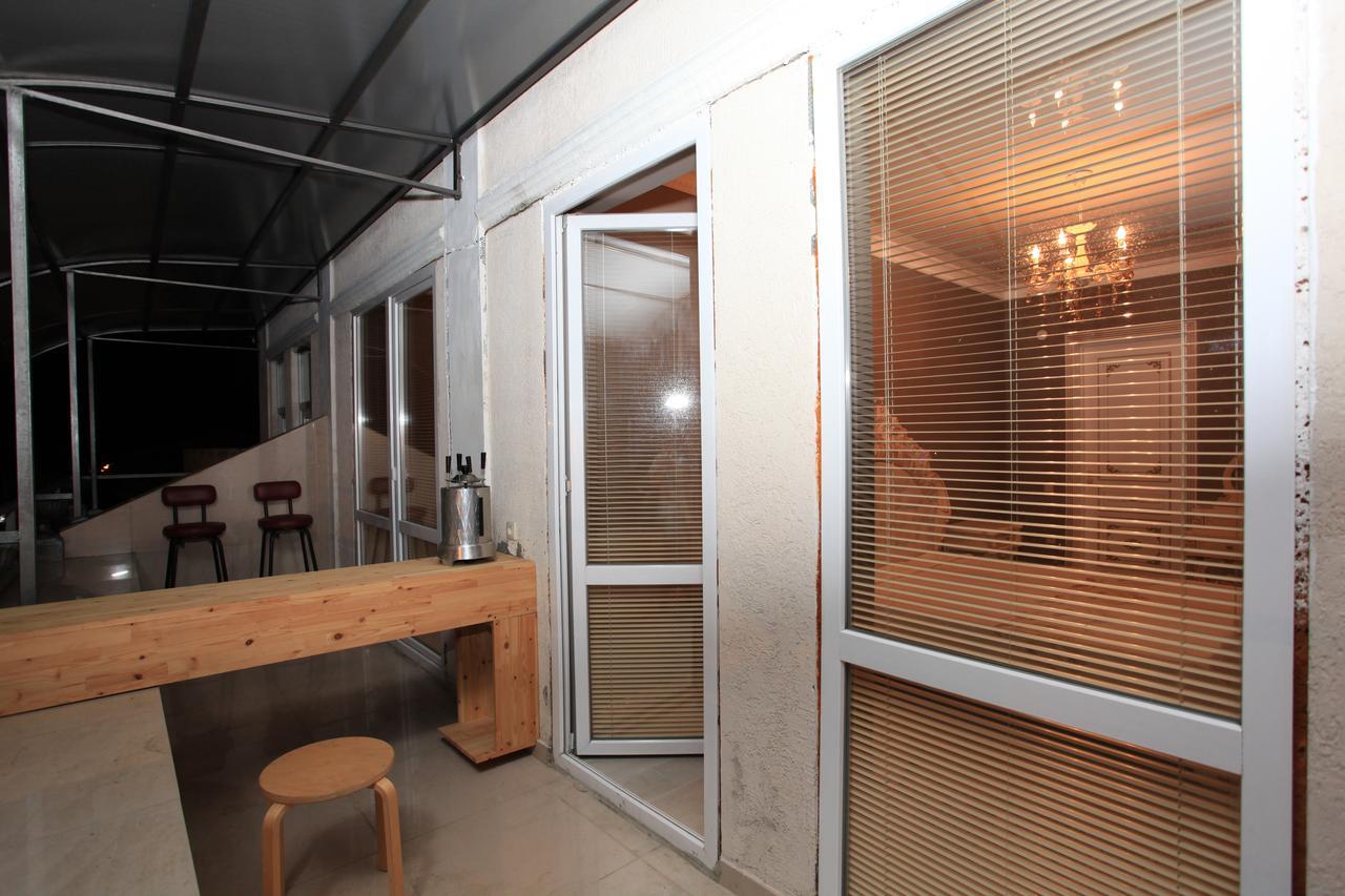 Guest House Esma Sukhumi Exterior photo