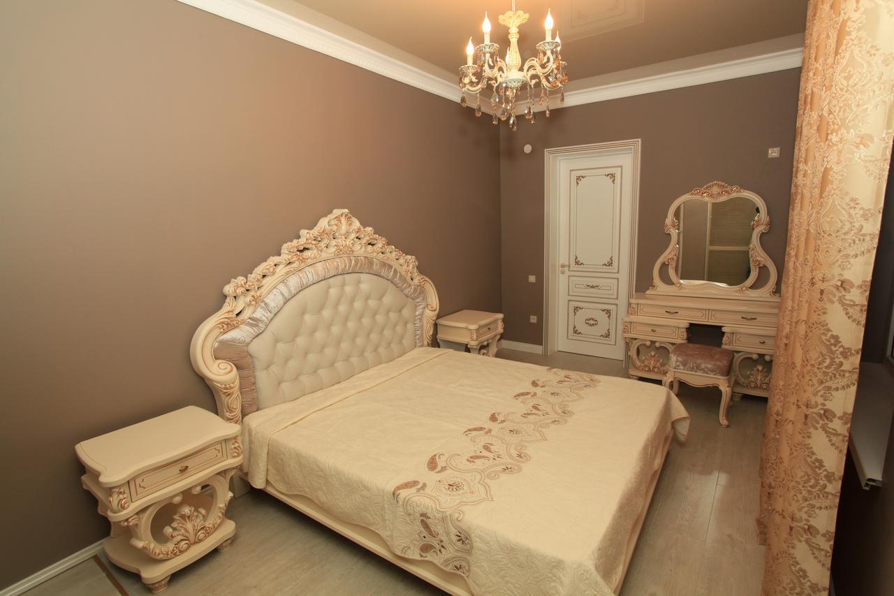 Guest House Esma Sukhumi Exterior photo