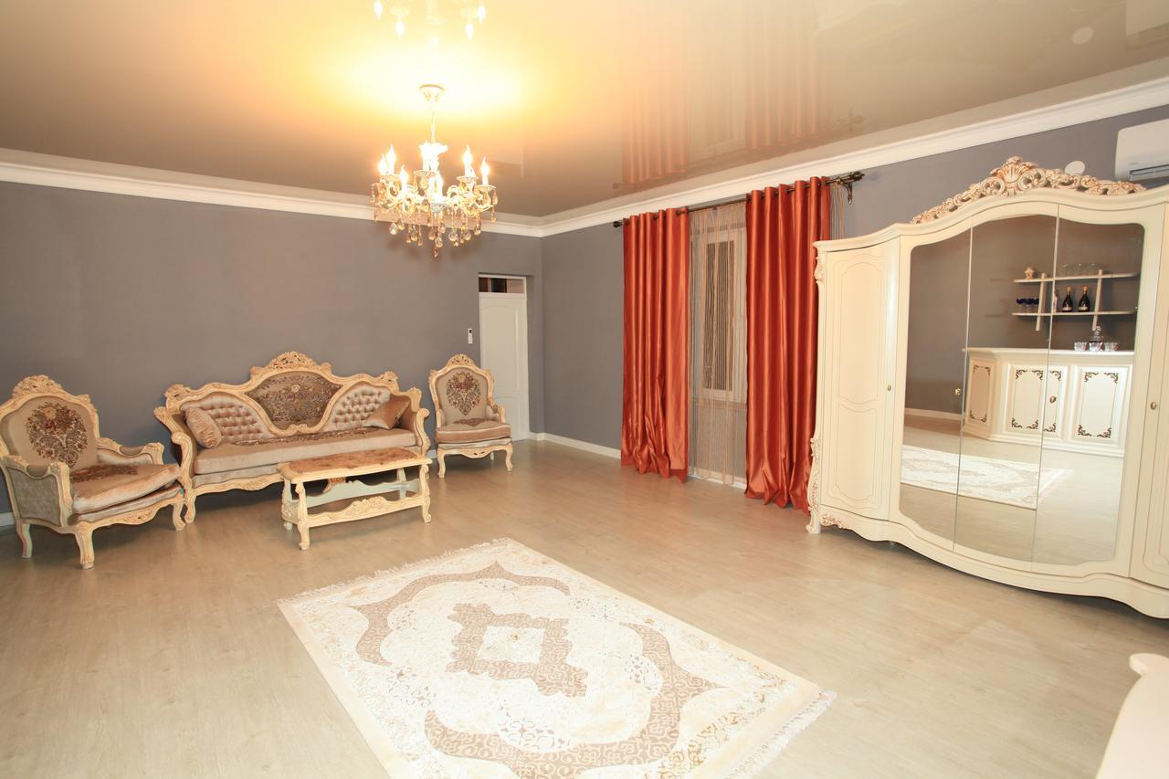 Guest House Esma Sukhumi Exterior photo