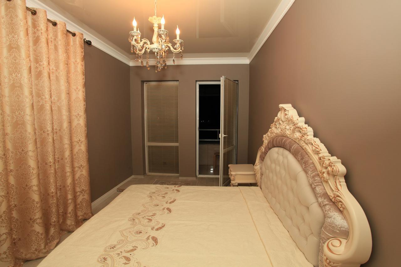 Guest House Esma Sukhumi Exterior photo