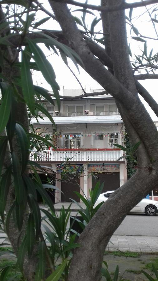 Guest House Esma Sukhumi Exterior photo